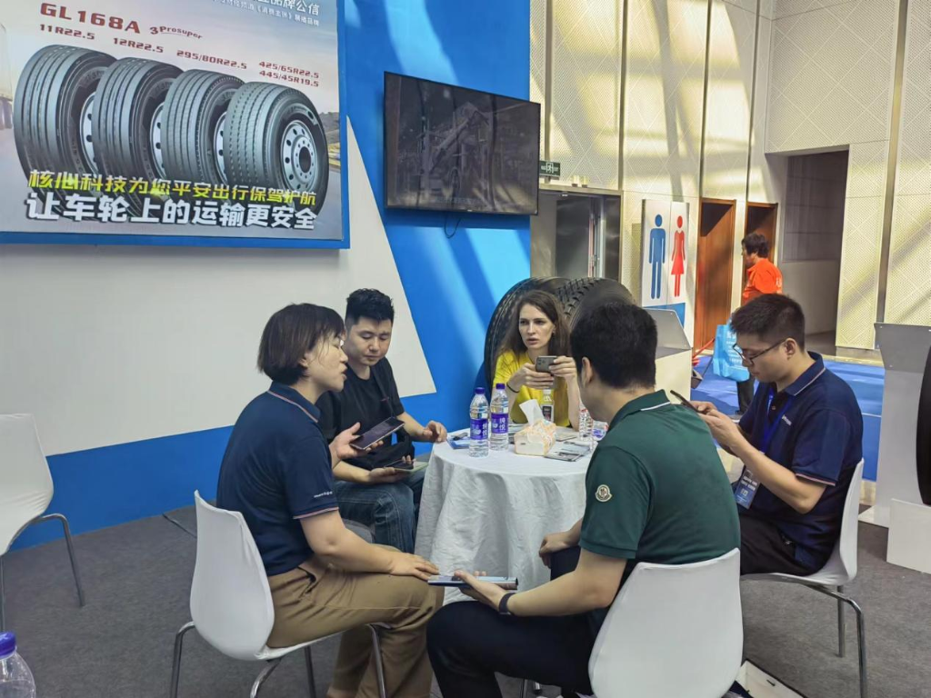 江南体育轮胎携三超系列拳头产品亮相第十九届中国（梁山）专用车展览会